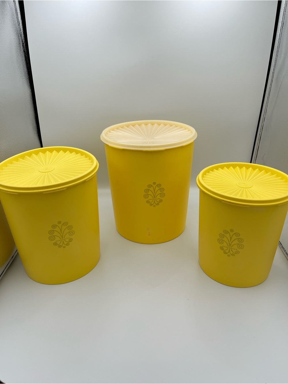 Set of 3 Vtg Tupperware Yellow Servalier Nesting Canisters 805, 807, 1339 READ
